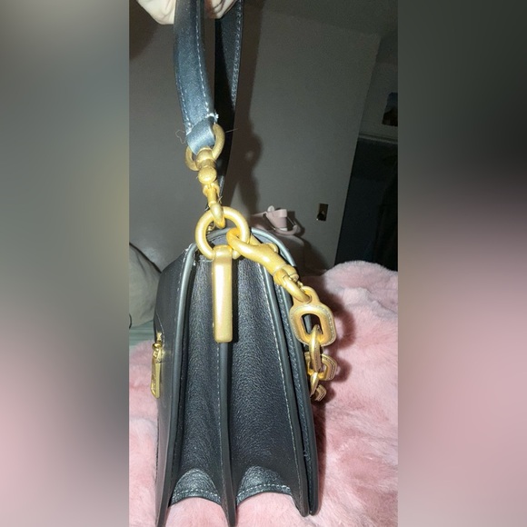 Coach Chain Tabby Black/Brass - Picture 3 of 8